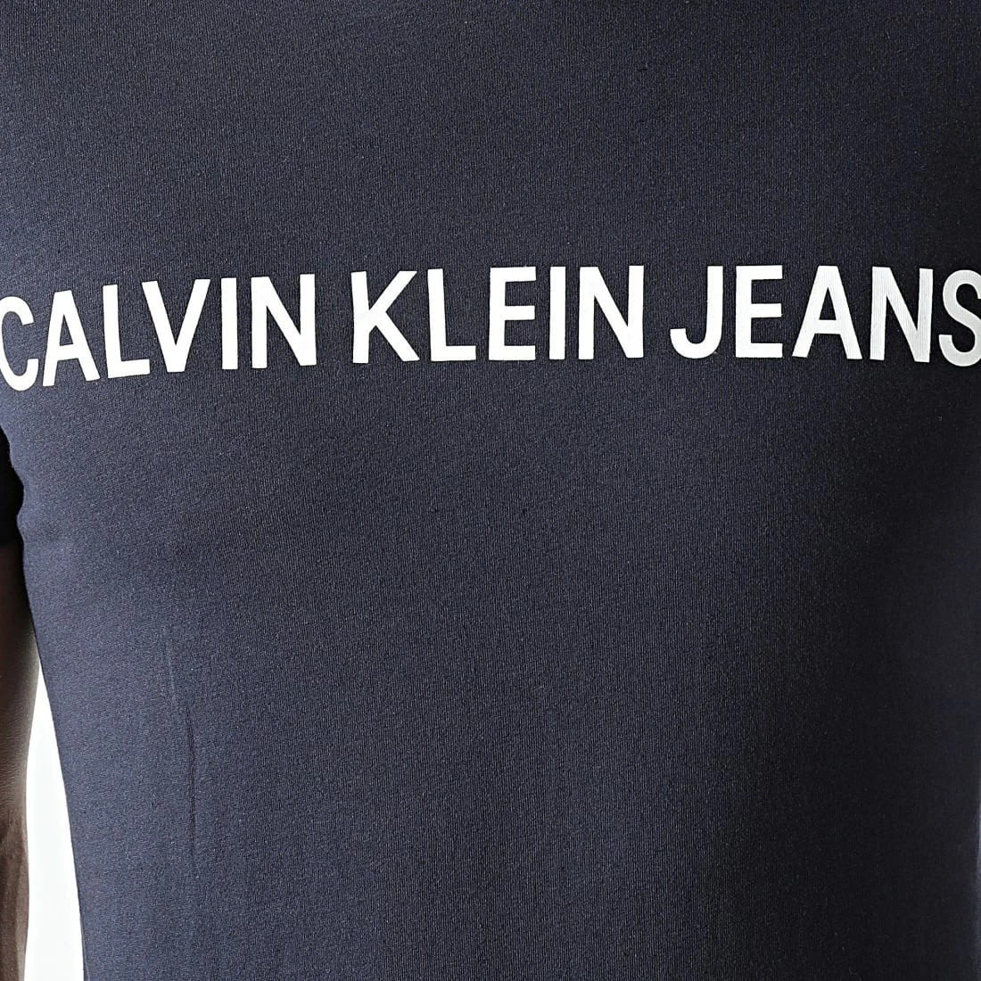 Grosses soldes 😉 Tee 👕 Shirt Basic Institutional Logo 7855 Bleu Marine de Calvin Klein 🎉 2 Grosses soldes 😉 Tee 👕 Shirt Basic Institutional Logo 7855 Bleu Marine de Calvin Klein 🎉 – Image 2