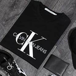 Tout neuf 😍 Tee 👚 Shirt Monogram 4314 Noir de Calvin Klein 🎁 -France Calvin Klein Soldes 2024 calvin klein 192993 J30J314314 BAE NOOSSS20 TPDT 20200120T171554 06