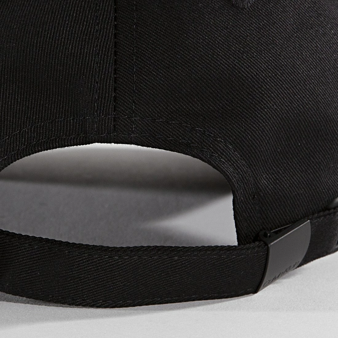 Grosses soldes ✨ Casquette ⚾ Baseball CK 2533 Noir de Calvin Klein ✔️ 4 Grosses soldes ✨ Casquette ⚾ Baseball CK 2533 Noir de Calvin Klein ✔️ – Image 4