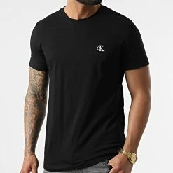 Les meilleures critiques de ✔️ Tee 👕 Shirt Essential 4544 Noir de Calvin Klein 🛒