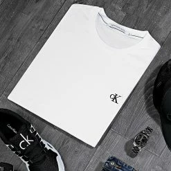 Acheter 🔔 Tee 👚 Shirt Essential 4544 Blanc de Calvin Klein 🤩 -France Calvin Klein Soldes 2024 calvin klein 202413 J30J314544 YAF 20191030T165630 04