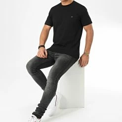 Remise 🌟 Tee 👚 Shirt Cotton Logo Embroidered 4061 Noir de Calvin Klein 🥰 -France Calvin Klein Soldes 2024 calvin klein 204399 K10K104061 002 20191121T163539 03