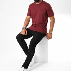 Les meilleures critiques de 😉 Tee 👕 Shirt Cotton Chest Logo 3307 Bordeaux de Calvin Klein ❤️ -France Calvin Klein Soldes 2024 calvin klein 221147 K10K103307 XUU NOOSFW20 20200708T132834 03