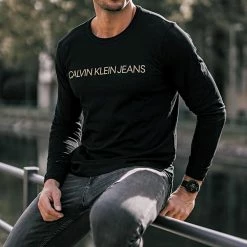 Remise 🎉 Tee 👚 Shirt Manches Longues Gold Institutional 7721 Noir Doré de Calvin Klein 😉 -France Calvin Klein Soldes 2024 calvin klein 223422 FAB J30J317721 BAE 20201201T120647 05