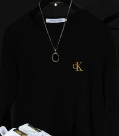 Bon marché ✔️ Tee 👚 Shirt Manches Longues Gold Monogram 7722 Noir Doré de Calvin Klein 🎁 7 Bon marché ✔️ Tee 👚 Shirt Manches Longues Gold Monogram 7722 Noir Doré de Calvin Klein 🎁 -France Calvin Klein Soldes 2024 calvin klein 223424 FAB J30J317722 BAE 20200630T113946 04