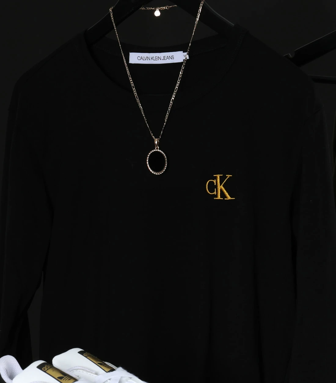 Bon marché ✔️ Tee 👚 Shirt Manches Longues Gold Monogram 7722 Noir Doré de Calvin Klein 🎁 4 Bon marché ✔️ Tee 👚 Shirt Manches Longues Gold Monogram 7722 Noir Doré de Calvin Klein 🎁 – Image 4