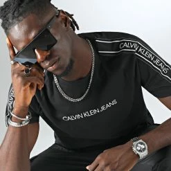 Meilleur prix 💯 Tee 👕 Shirt A Bandes Logo Tape Shoulder 5983 Noir de Calvin Klein 😀 -France Calvin Klein Soldes 2024 calvin klein 227174 J30J315983 BAE 20220729T142538 05