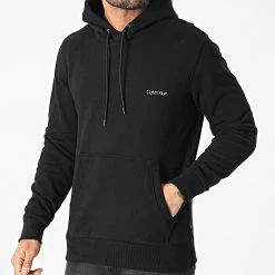 Promo 😀 Sweat Capuche Small Chest Logo 7165 Noir de Calvin Klein 🎉