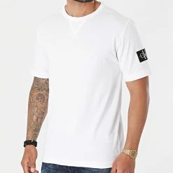 Coupon 😀 Tee 👕 Shirt Monogram Sleeve Badge 4051 Blanc de Calvin Klein 😍