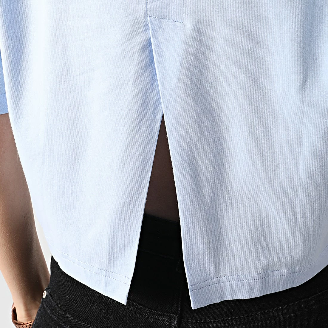 Sortie 🎁 Tee 👕 Shirt Crop Femme K142 Bleu Clair de Calvin Klein 👍 2 Sortie 🎁 Tee 👕 Shirt Crop Femme K142 Bleu Clair de Calvin Klein 👍 – Image 2