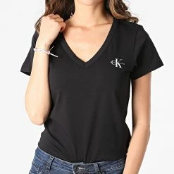 Le moins cher 👍 Tee 👕 Shirt Col V Femme Monogram Slim 7166 Noir de Calvin Klein ❤️ -France Calvin Klein Soldes 2024 calvin klein 265772 J20J217166 BEH 20210521T145532 03