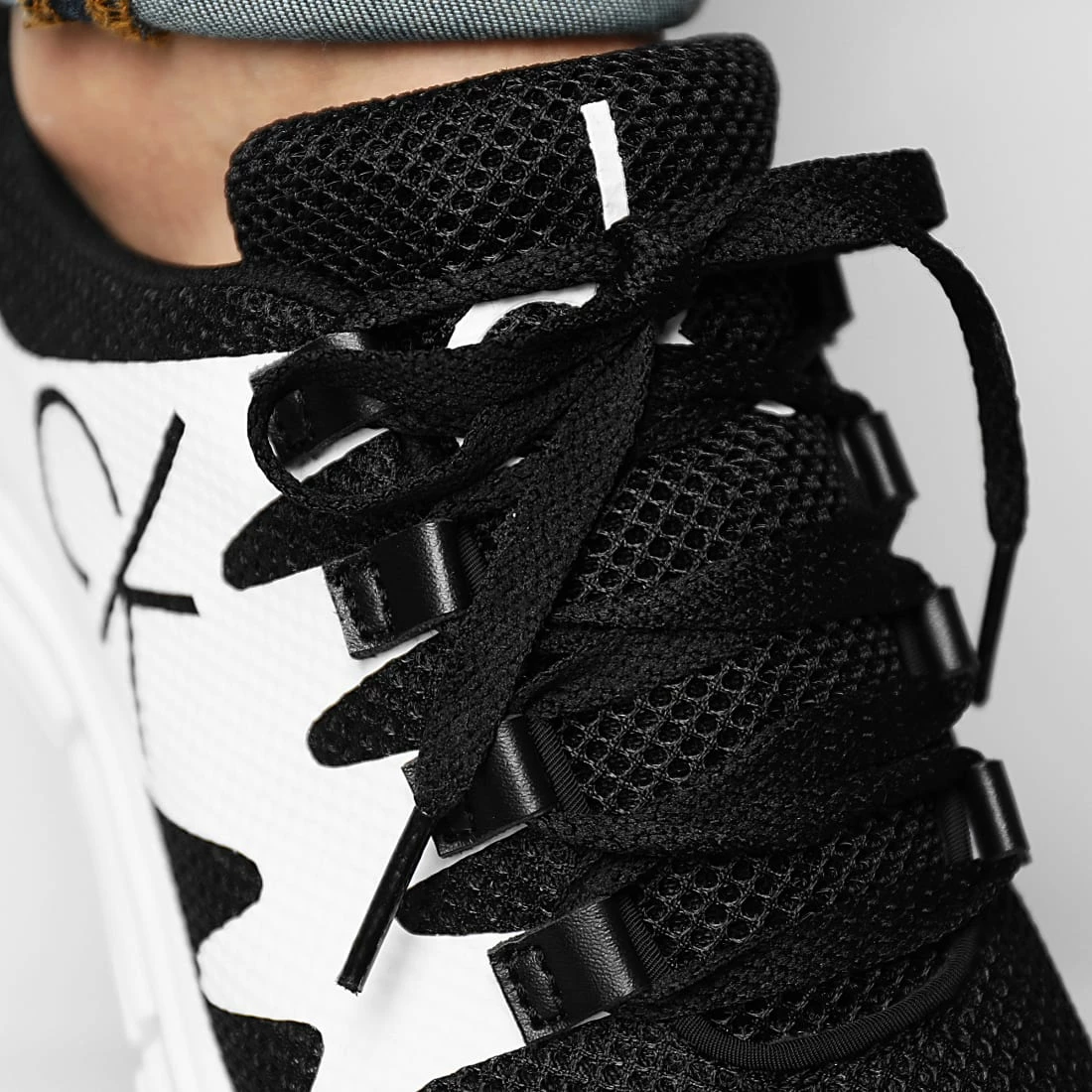 Promo ⭐ Baskets Runner 👟 Sneaker Lace Up 0086 Black Bright White de Calvin Klein 😀 3 Promo ⭐ Baskets Runner 👟 Sneaker Lace Up 0086 Black Bright White de Calvin Klein 😀 – Image 3