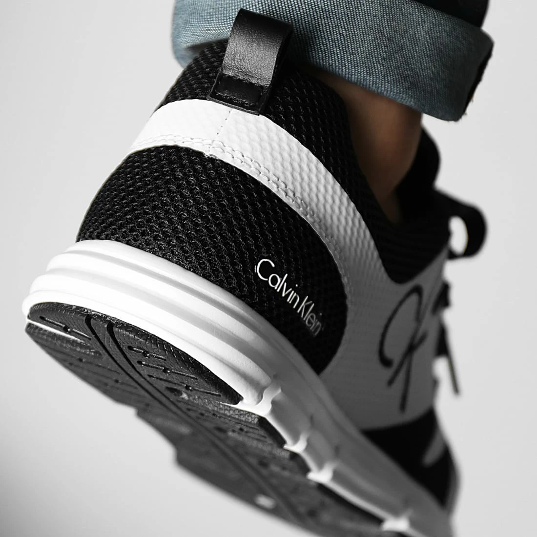 Promo ⭐ Baskets Runner 👟 Sneaker Lace Up 0086 Black Bright White de Calvin Klein 😀 4 Promo ⭐ Baskets Runner 👟 Sneaker Lace Up 0086 Black Bright White de Calvin Klein 😀 – Image 4