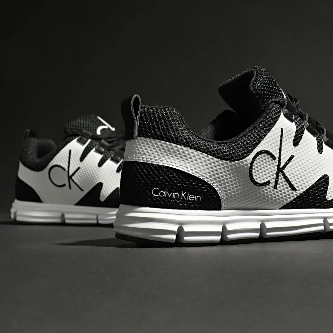 Promo ⭐ Baskets Runner 👟 Sneaker Lace Up 0086 Black Bright White de Calvin Klein 😀 7 Promo ⭐ Baskets Runner 👟 Sneaker Lace Up 0086 Black Bright White de Calvin Klein 😀 – Image 7