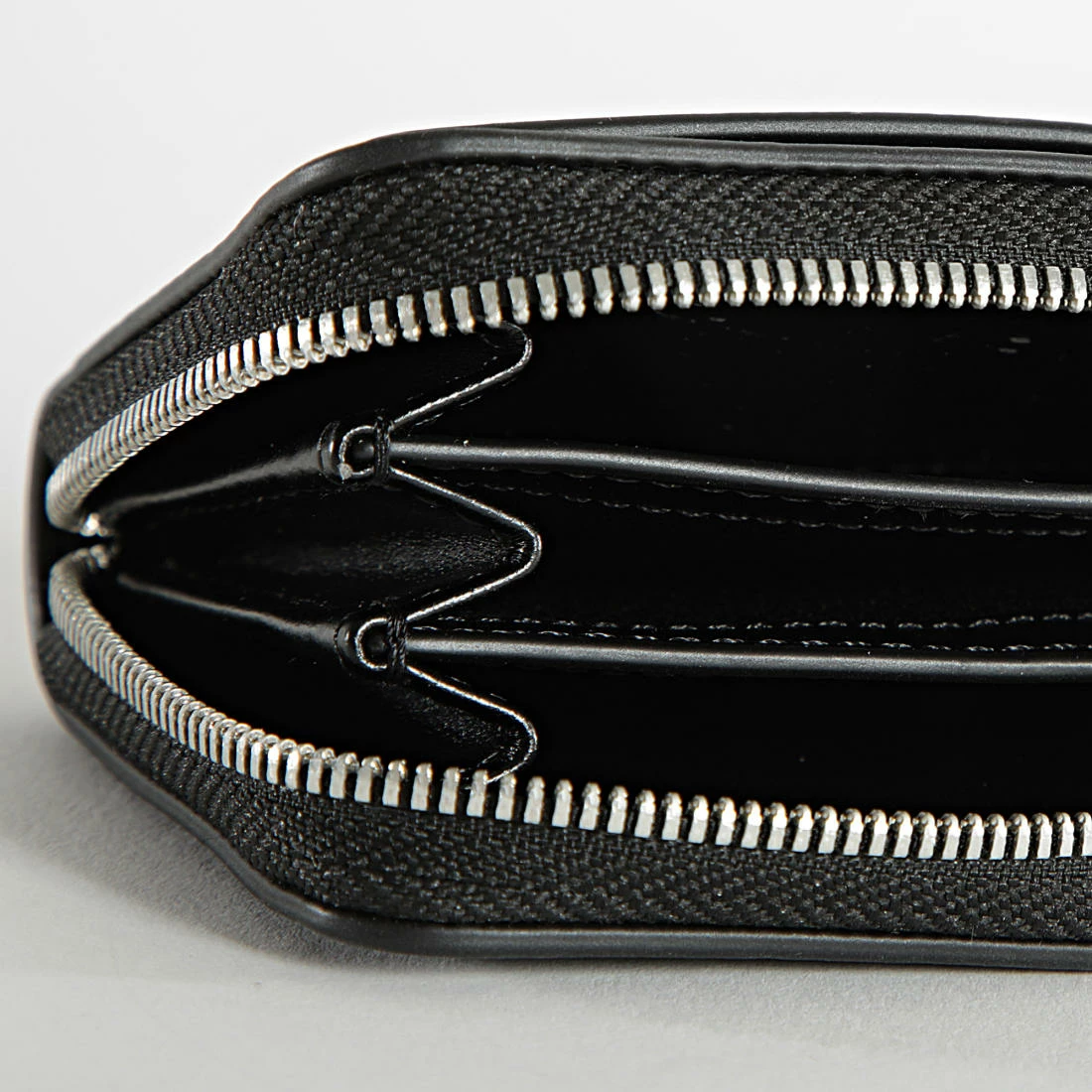 Coupon 🤩 Portefeuille Femme Accordeon Zip Around 7229 Noir de Calvin Klein 🎁 4 Coupon 🤩 Portefeuille Femme Accordeon Zip Around 7229 Noir de Calvin Klein 🎁 – Image 4