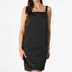 Meilleur prix ⌛ Robe Femme Wide Straps Satin 6272 Noir de Calvin Klein 🎉 6 Meilleur prix ⌛ Robe Femme Wide Straps Satin 6272 Noir de Calvin Klein 🎉 -France Calvin Klein Soldes 2024 calvin klein 269323 J20J216272 BEH 20210611T123539 03