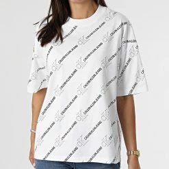 Vente flash 🧨 Tee 👕 Shirt Femme All Over Print 6464 Blanc de Calvin Klein ✔️ 6 Vente flash 🧨 Tee 👕 Shirt Femme All Over Print 6464 Blanc de Calvin Klein ✔️ -France Calvin Klein Soldes 2024 calvin klein 269330 J20J216464 0LA 20210611T145206 03