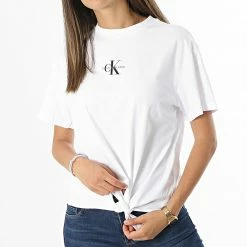 Meilleure affaire 🧨 Tee 👚 Shirt Femme Knotted 7181 Blanc de Calvin Klein 🥰 -France Calvin Klein Soldes 2024 calvin klein 270177 J20J217181 YAF 20210621T101250 03