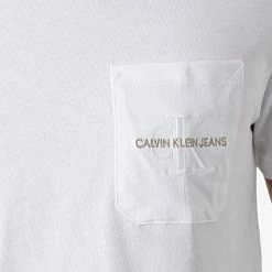 Top 10 ⭐ Tee 👚 Shirt Poche Monogram Embroidery 9098 Blanc de Calvin Klein 🔔 -France Calvin Klein Soldes 2024 calvin klein 270227 J30J319098 YAF 20210611T161324 02