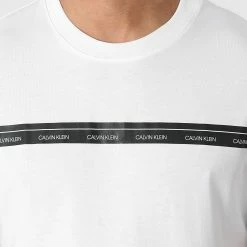Top 10 🎉 Tee 👕 Shirt Logo Stripe 7307 Blanc de Calvin Klein 😍 5 Top 10 🎉 Tee 👕 Shirt Logo Stripe 7307 Blanc de Calvin Klein 😍 -France Calvin Klein Soldes 2024 calvin klein 272896 K10K107307 YAF 20210707T160006 02