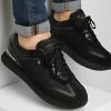 Bon marché 😀 Baskets Runner Lace Up 0293 Triple Black de Calvin Klein ✔️
