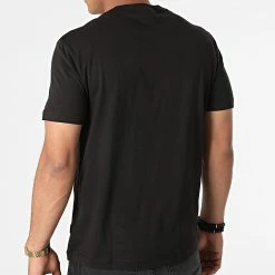 De gros 😍 Tee 👚 Shirt Chest Box Logo 7714 Noir de Calvin Klein ✔️ -France Calvin Klein Soldes 2024 calvin klein 277494 K10K107714 BEH 20210813T105520 04