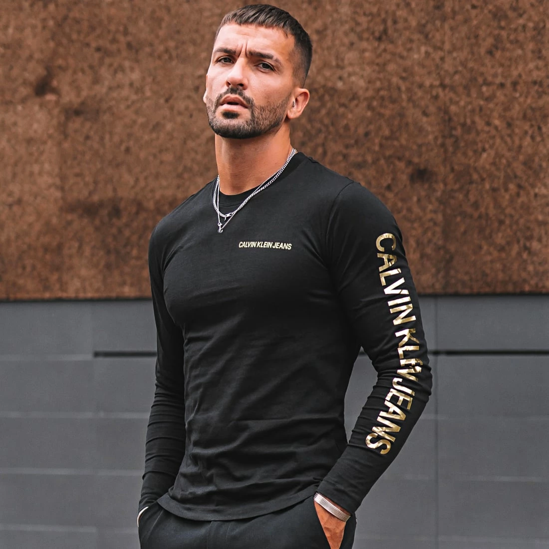 Les meilleures critiques de 🔔 Tee 👕 Shirt Manches Longues Institutional 0547 Noir Doré de Calvin Klein 🎉 3 Les meilleures critiques de 🔔 Tee 👕 Shirt Manches Longues Institutional 0547 Noir Doré de Calvin Klein 🎉 – Image 3