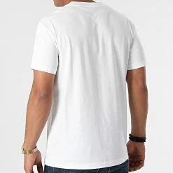 Le moins cher 💯 Tee 👕 Shirt 8723 Blanc Réfléchissant de Calvin Klein 💯 -France Calvin Klein Soldes 2024 calvin klein 279236 J30J318723 YAF 20210819T161644 04