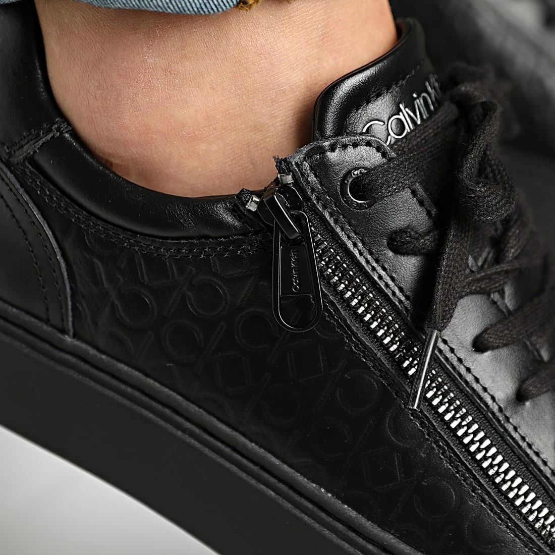 Bon marché ⭐ Baskets Low Top Lace Up 0282 Black Mono de Calvin Klein 🎉 2 Bon marché ⭐ Baskets Low Top Lace Up 0282 Black Mono de Calvin Klein 🎉 – Image 2