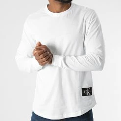 Acheter 🎉 Tee 👕 Shirt Manches Longues 9312 Blanc de Calvin Klein 🥰 -France Calvin Klein Soldes 2024 calvin klein 282262 J30J319312 YAF 20210902T162337 03