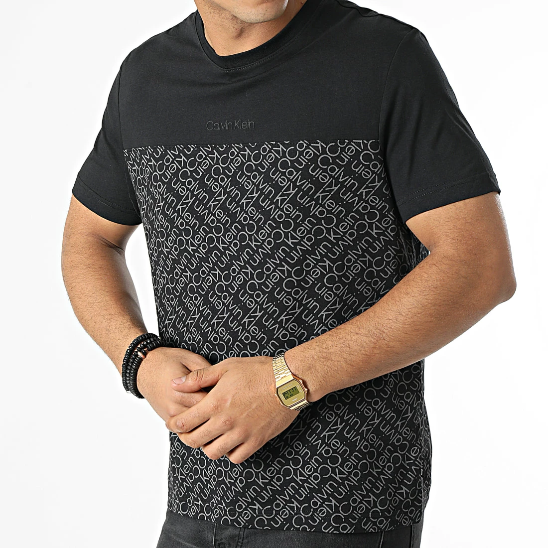 Offres 🛒 Tee 👕 Shirt Allover Logo Print Block 8313 Noir de Calvin Klein 🔔 3 Offres 🛒 Tee 👕 Shirt Allover Logo Print Block 8313 Noir de Calvin Klein 🔔 – Image 3