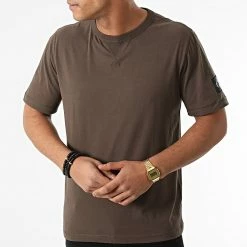 Top 10 👍 Tee 👚 Shirt Monogram Sleeve Badge 4051 Taupe de Calvin Klein ⌛ -France Calvin Klein Soldes 2024 calvin klein 288016 J30J314051 LBL 20211015T160706 03