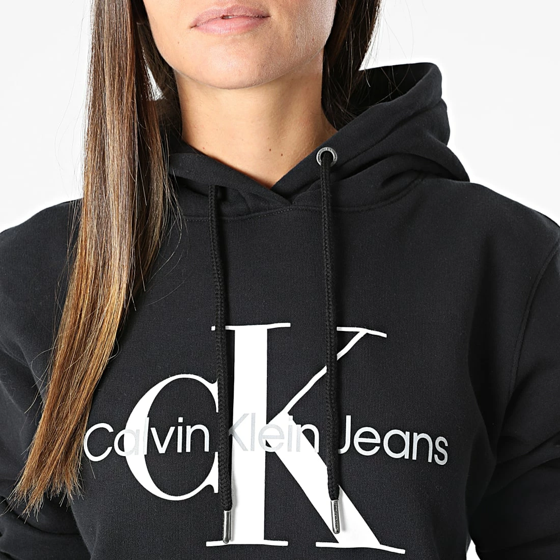 Coupon 😉 Sweat Capuche Femme Core Monogram 9141 Noir de Calvin Klein 💯 2 Coupon 😉 Sweat Capuche Femme Core Monogram 9141 Noir de Calvin Klein 💯 – Image 2