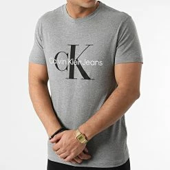 Meilleure vente ✨ Tee 👚 Shirt Core Monogram 0935 Gris Chiné de Calvin Klein ✨ -France Calvin Klein Soldes 2024 calvin klein 291342 J30J320935 P2D 20211118T142909 03
