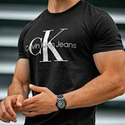 Top 10 😉 Tee 👕 Shirt 0806 Noir Argenté de Calvin Klein 🛒 -France Calvin Klein Soldes 2024 calvin klein 292687 J30J320806 0GN 20220615T122334 05