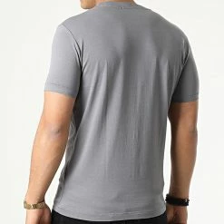 Promo 🔔 Tee 👕 Shirt 9714 Gris de Calvin Klein 🎉 7 Promo 🔔 Tee 👕 Shirt 9714 Gris de Calvin Klein 🎉 -France Calvin Klein Soldes 2024 calvin klein 293260 J30J319714 PTP 20211130T151557 04