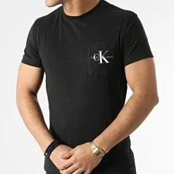 Les meilleures critiques de 🎉 Tee 👚 Shirt Poche J30J320936 Noir de Calvin Klein 🔔 -France Calvin Klein Soldes 2024 calvin klein 293717 J30J320936 BEH NOOS 20211202T152253 03