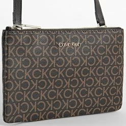 Budget 🛒 Sacoche CK Must 8869 Marron de Calvin Klein 🥰