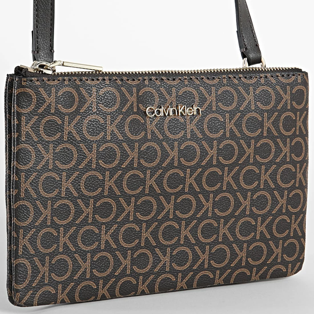 Budget 🛒 Sacoche CK Must 8869 Marron de Calvin Klein 🥰 1 Budget 🛒 Sacoche CK Must 8869 Marron de Calvin Klein 🥰