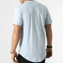 Sortie 🎁 Tee 👚 Shirt Oversize Badge Turn Up Sleeve 5319 Bleu Clair de Calvin Klein 🤩 -France Calvin Klein Soldes 2024 calvin klein 295634 J30J315319 C1U 20211217T163632 04