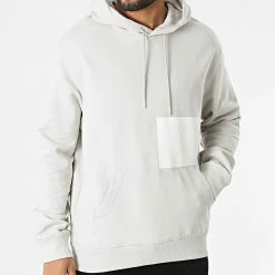 Bon marché 🎁 Sweat Capuche Blocking 9697 Gris Clair de Calvin Klein 👍 -France Calvin Klein Soldes 2024 calvin klein 295647 J30J319697 P06 20211220T162336 03