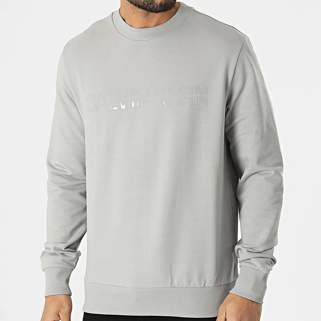 Offres 🎉 Sweat Crewneck Matt Shine Split Logo 8029 Gris de Calvin Klein 😀 1 Offres 🎉 Sweat Crewneck Matt Shine Split Logo 8029 Gris de Calvin Klein 😀