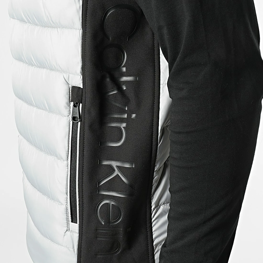 Acheter 🔔 Doudoune Sans Manches Recycled Side Logo 8292 Gris de Calvin Klein 😉 2 Acheter 🔔 Doudoune Sans Manches Recycled Side Logo 8292 Gris de Calvin Klein 😉 – Image 2