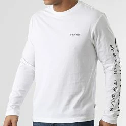 Tout neuf 🧨 Tee 👚 Shirt Manches Longues Logo Coordinates 8445 Blanc de Calvin Klein 🔥 6 Tout neuf 🧨 Tee 👚 Shirt Manches Longues Logo Coordinates 8445 Blanc de Calvin Klein 🔥 -France Calvin Klein Soldes 2024 calvin klein 295823 K10K108445 YAF 20211217T162144 03