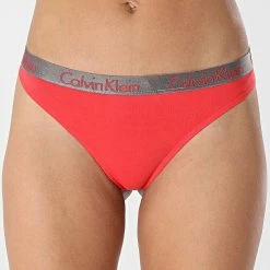 Vente flash 👏 Lot De 3 Strings Femme QD3560E Blanc Rose Rouge de Calvin Klein 🤩 -France Calvin Klein Soldes 2024 calvin klein 296573 QD3560E W5E 20220128T095445 05