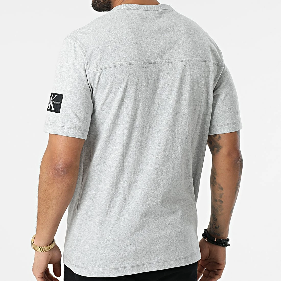 Offres ⭐ Tee 👚 Shirt Monogram Sleeve Badge 4051 Gris Chiné de Calvin Klein 🌟 4 Offres ⭐ Tee 👚 Shirt Monogram Sleeve Badge 4051 Gris Chiné de Calvin Klein 🌟 – Image 4