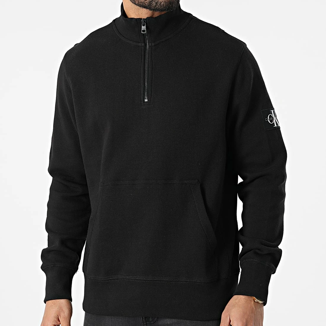 Meilleure affaire 🌟 Sweat Col Zippé Textured Badge 9702 Noir de Calvin Klein ✔️ 1 Meilleure affaire 🌟 Sweat Col Zippé Textured Badge 9702 Noir de Calvin Klein ✔️