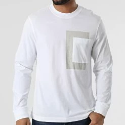 Le moins cher ⌛ Tee 👚 Shirt Poche A Manches Longues Blocking 9722 Blanc de Calvin Klein 🔥 -France Calvin Klein Soldes 2024 calvin klein 296689 J30J319722 YAF 20220106T153035 03