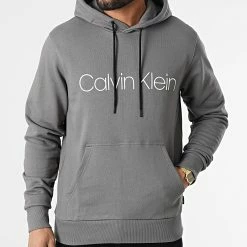 Les meilleures critiques de 🌟 Sweat Capuche Cotton Logo 7033 Gris de Calvin Klein 🤩 -France Calvin Klein Soldes 2024 calvin klein 297298 K10K107033 PD0 20220106T160534 03
