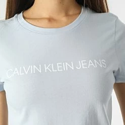 Meilleur prix 😉 Lot De 2 Tee 👚 Shirts Femme 9734 Blanc Bleu Clair de Calvin Klein 🌟 -France Calvin Klein Soldes 2024 calvin klein 297636 J20J216466 C1U 20220201T154650 03